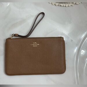 NWOT Coach Tan Leather Wristlet with Gold Accents